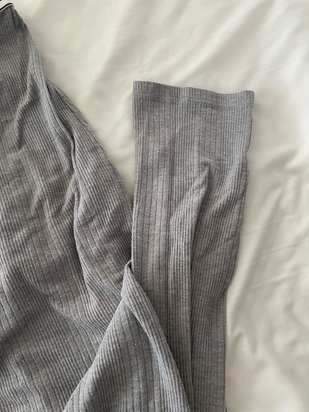 Victoria's Secret pink graphic t-shirt and grey ribbed leggings set size M - Picture 5 of 7